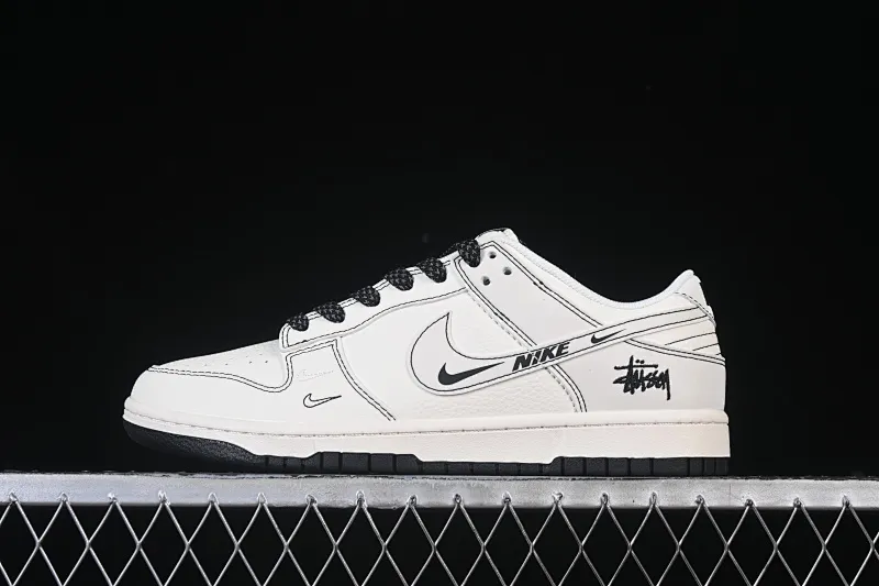 All categories Nk SB Dunk Series Nk SB Dunk Low High-end customized low-top sneakers Nike SB Dunk Low Stusi co-branded beige small double hook High-end customized low-top casual sneakers HH7518-096